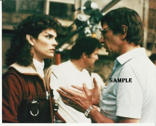 Seria originală Star Trek Robin Curtis ca Saavik vorbind cu regizorul Leonard Nimoy 8x10 Foto Sto7751