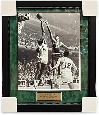 Bill Russell a semnat o fotografie autografată cu 16x20 încadrată la 20x24 PSA/ADN - Fotografii autografate NBA